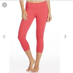 Fabletics Salar Capris, Small